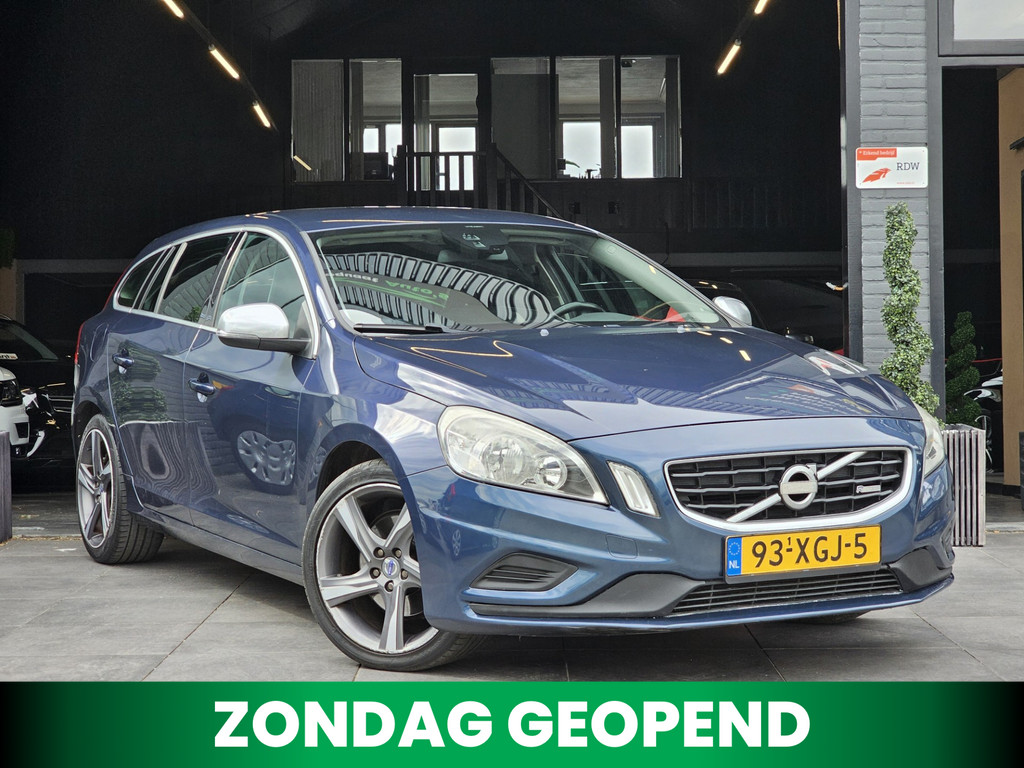 Volvo V60 1.6 T3 R-Design|2e eig|NAP|AUT|PDC|Trekhaak|Cruise 52788771-0.jpg | Adequaat Auto's