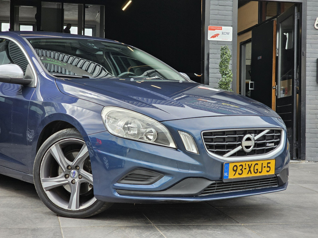 Volvo V60 1.6 T3 R-Design|2e eig|NAP|AUT|PDC|Trekhaak|Cruise 52788771-0.jpg | Adequaat Auto's