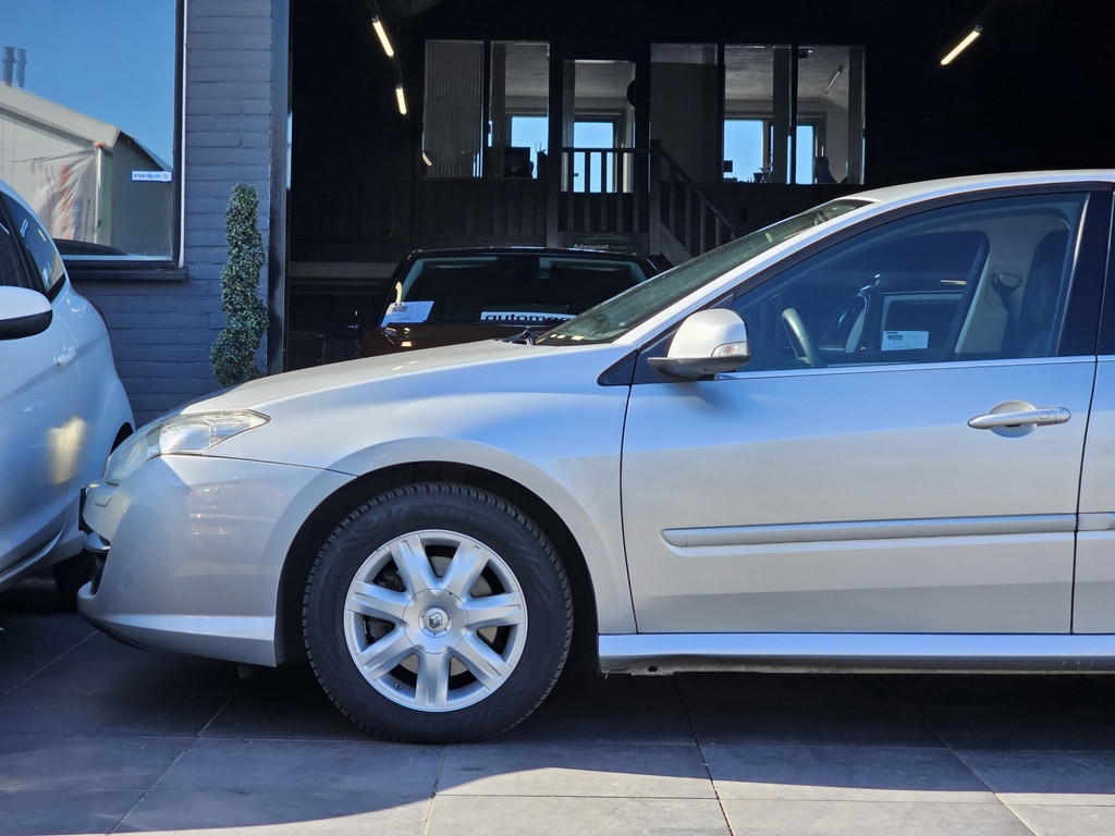 Renault Laguna 2.0 16V T Dynamique|AUT|1e eig|NAP|Cruise|APK 52974494-0.jpg | Adequaat Auto's