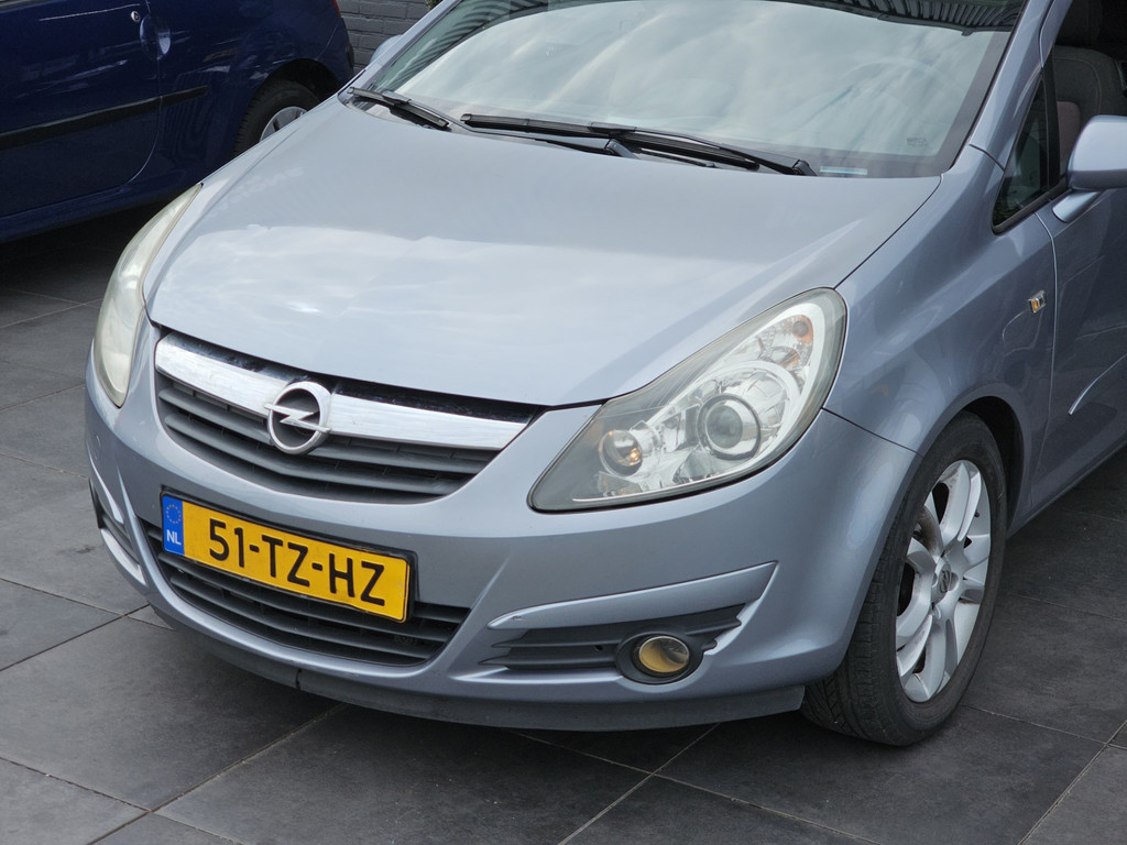 Opel Corsa 1.4-16V Sport|PANO|Ingebouwde Fietsendrager|Airco 53743471-0.jpg | Adequaat Auto's